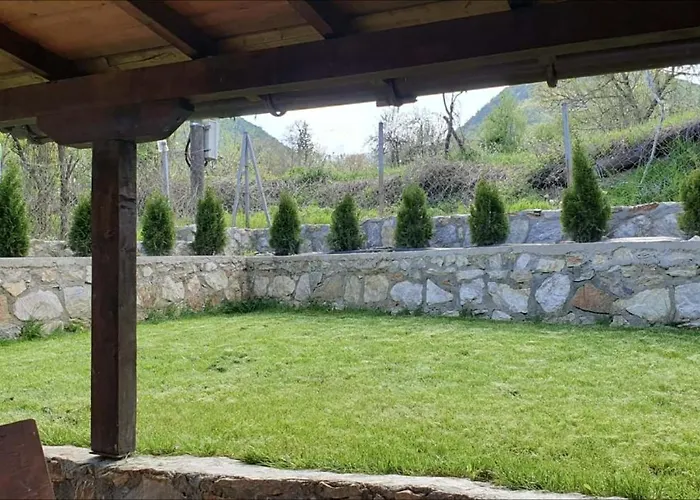 Svinista Vilage