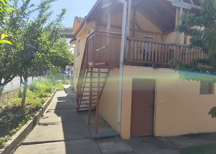 Family House Near Motorway 6 Guests 3 Bedrooms