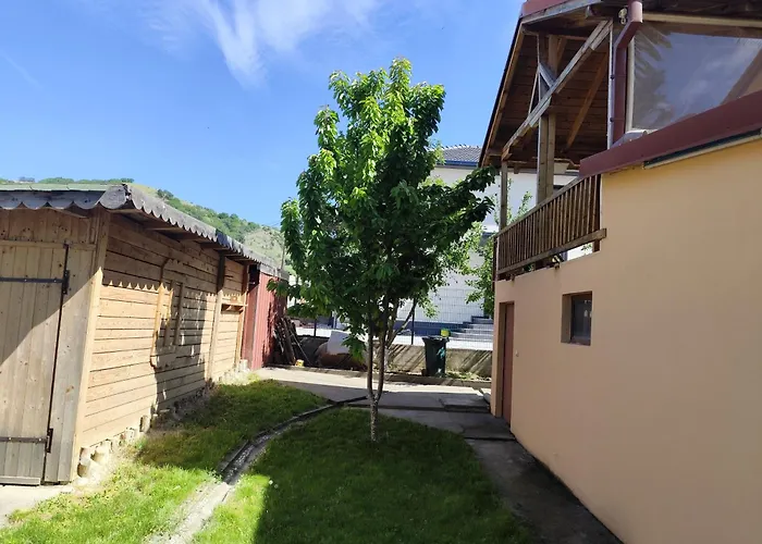Family House Near Motorway 6 Guests 3 Bedrooms